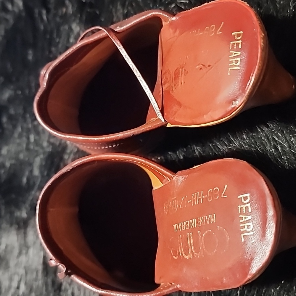 Connie Women's Red Heeled Mules. Lightly Used. Size 8M. - Picture 5 of 8